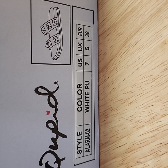 NEW IN BOX WOMENS SLIP ON SANDALS - Picture 4 of 4